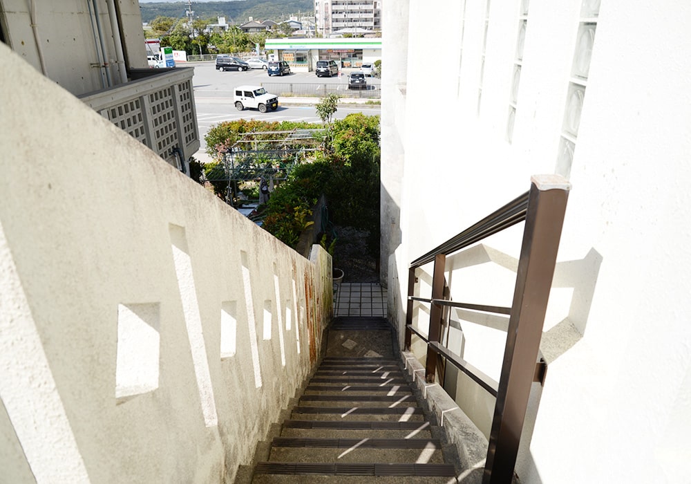 施設の外階段